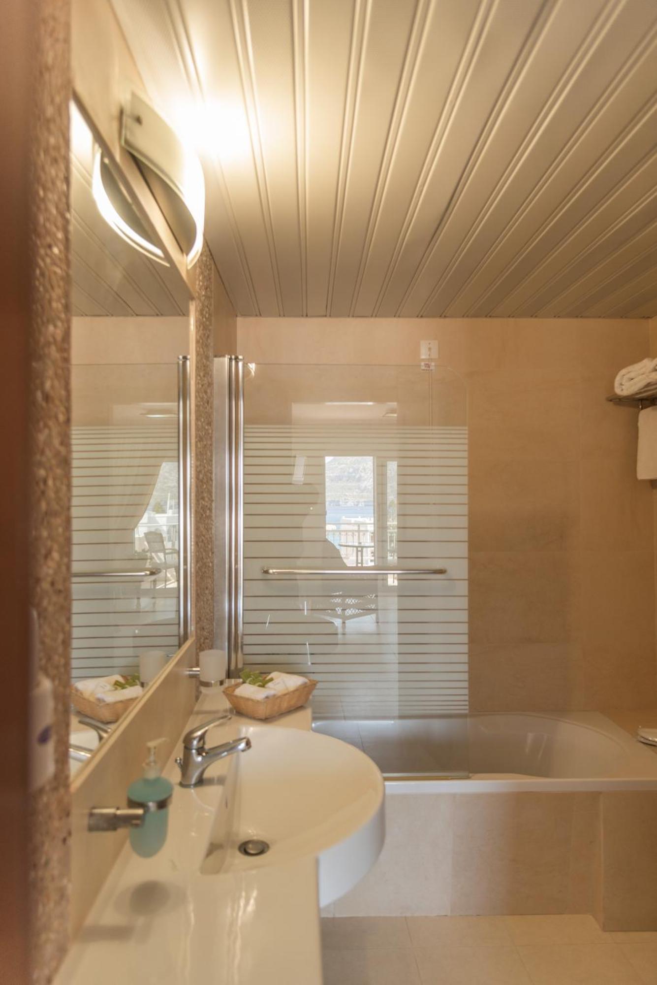 Hotel Astron Princess Karpathos Town  Exterior photo